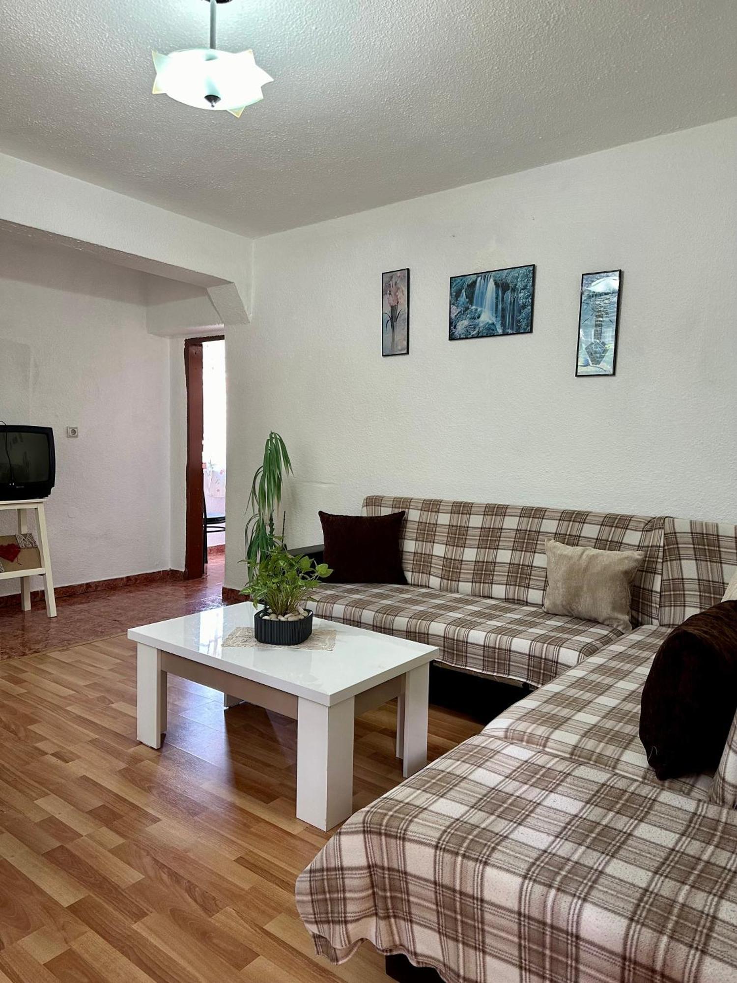 Jea House Apartment โปกราเดซ ภายนอก รูปภาพ